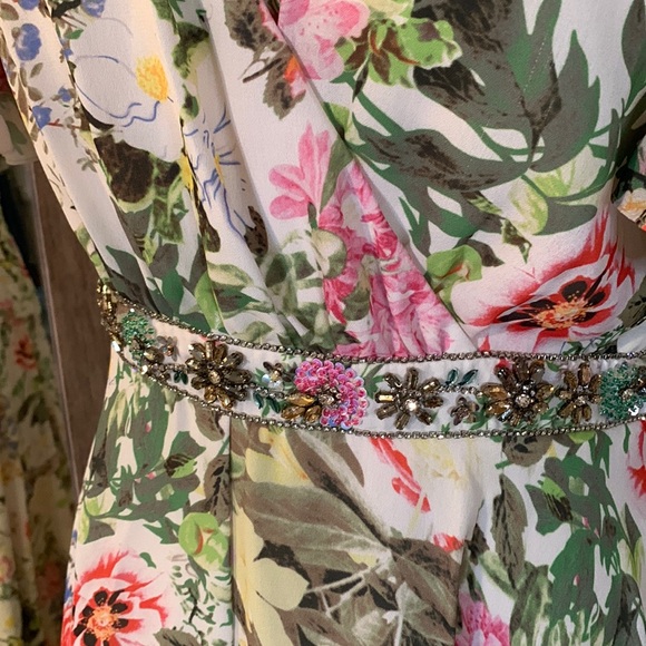 MAC DUGGAL
Floral Print Faux Wrap Flutter Sleeve A Line Gown - Picture 8 of 17